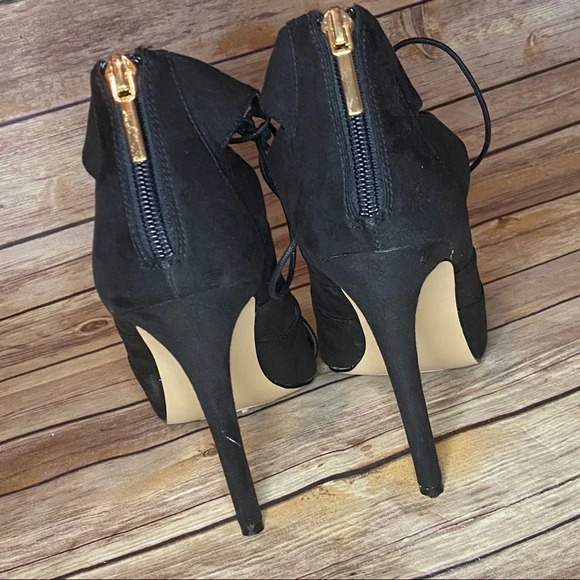 Madden Girl Black Heels - Picture 5 of 7